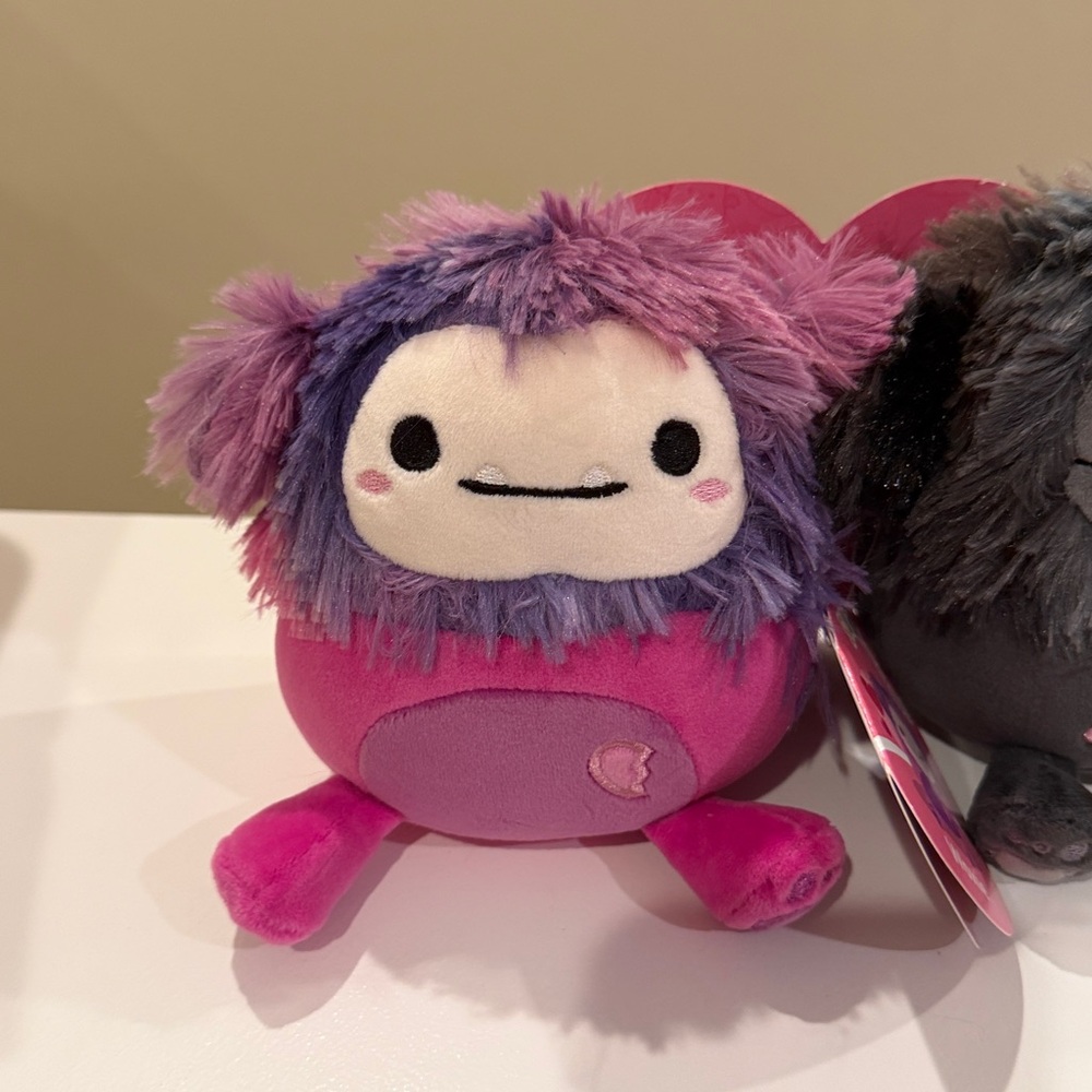 RESERVED NWT 5” Wallis & Woxie the Bigfoot Squishmallow Valentine Set - Picture 2 of 7